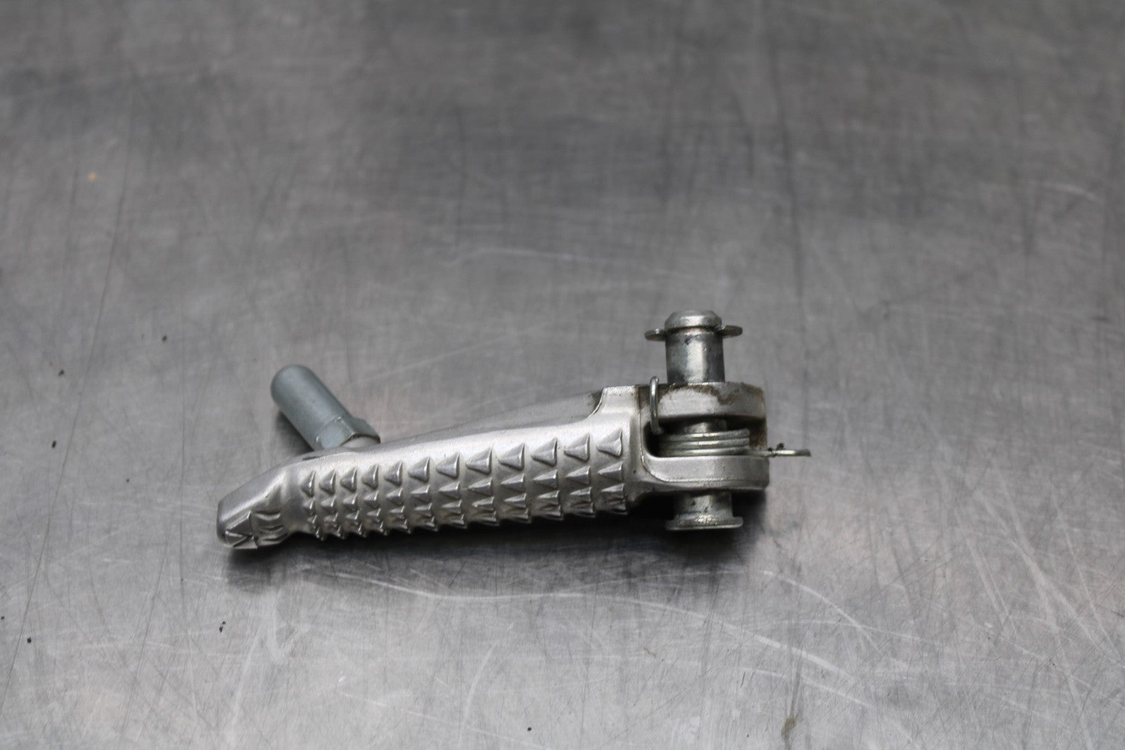 13-17 KAWASAKI NINJA 300 EX300 ABS RIGHT FRONT FOOT REST PEG STEP BB187