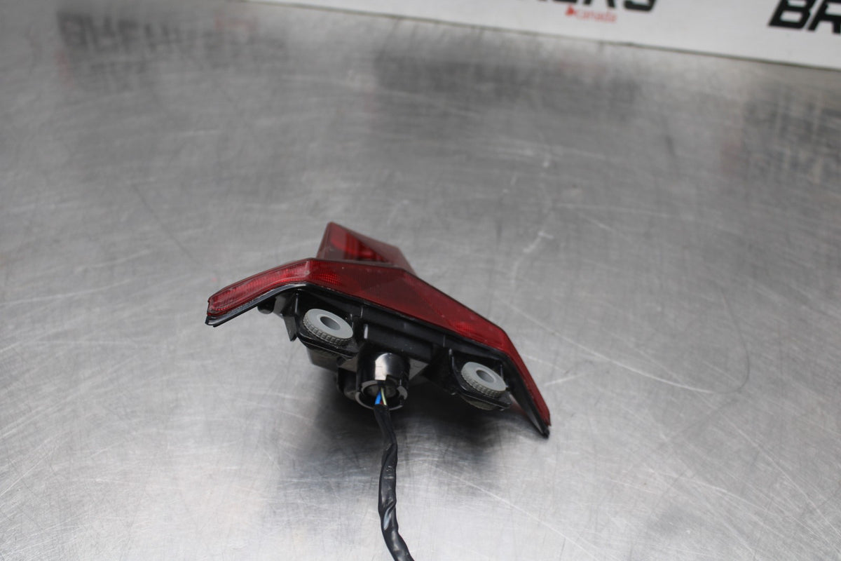 18-26 KAWASAKI Z400 REAR TAIL TAILLIGHT BACK BRAKE LIGHT BB852
