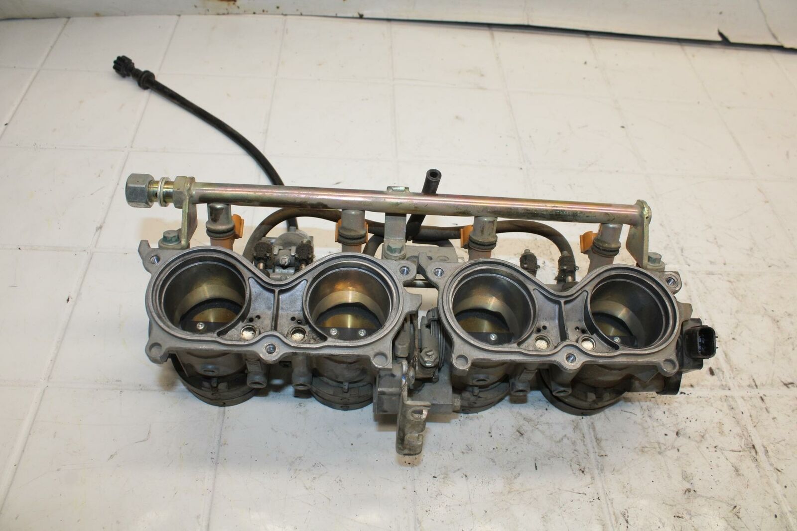 05-06 HONDA CBR600RR MAIN FUEL INJECTORS / THROTTLE BODIES BB399