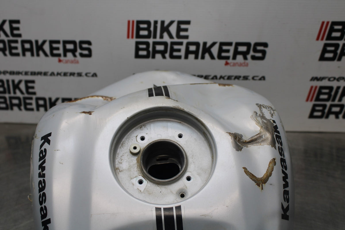 23-26 KAWASAKI NINJA ZX4RR GAS TANK FUEL CELL PETROL RESERVOIR BB872