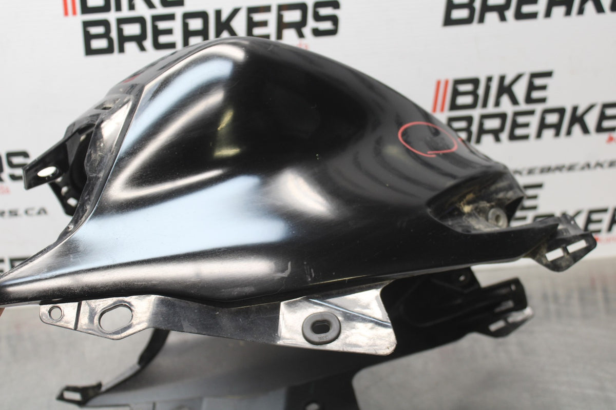23 YAMAHA YZF R3 GAS TANK FUEL CELL COVER FAIRING COWL BB806