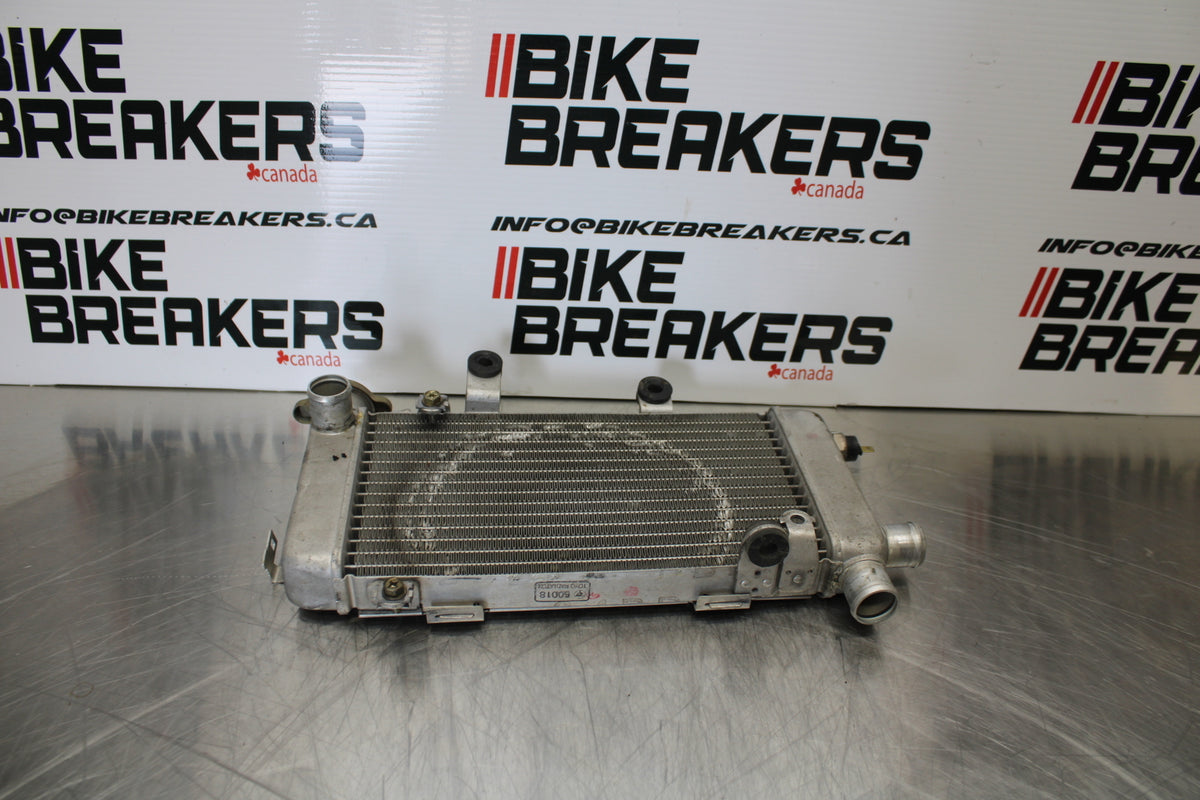98-05 HONDA SUPER HAWK 1000 VTR1000F RIGHT ENGINE RADIATOR MOTOR COOLER BB152