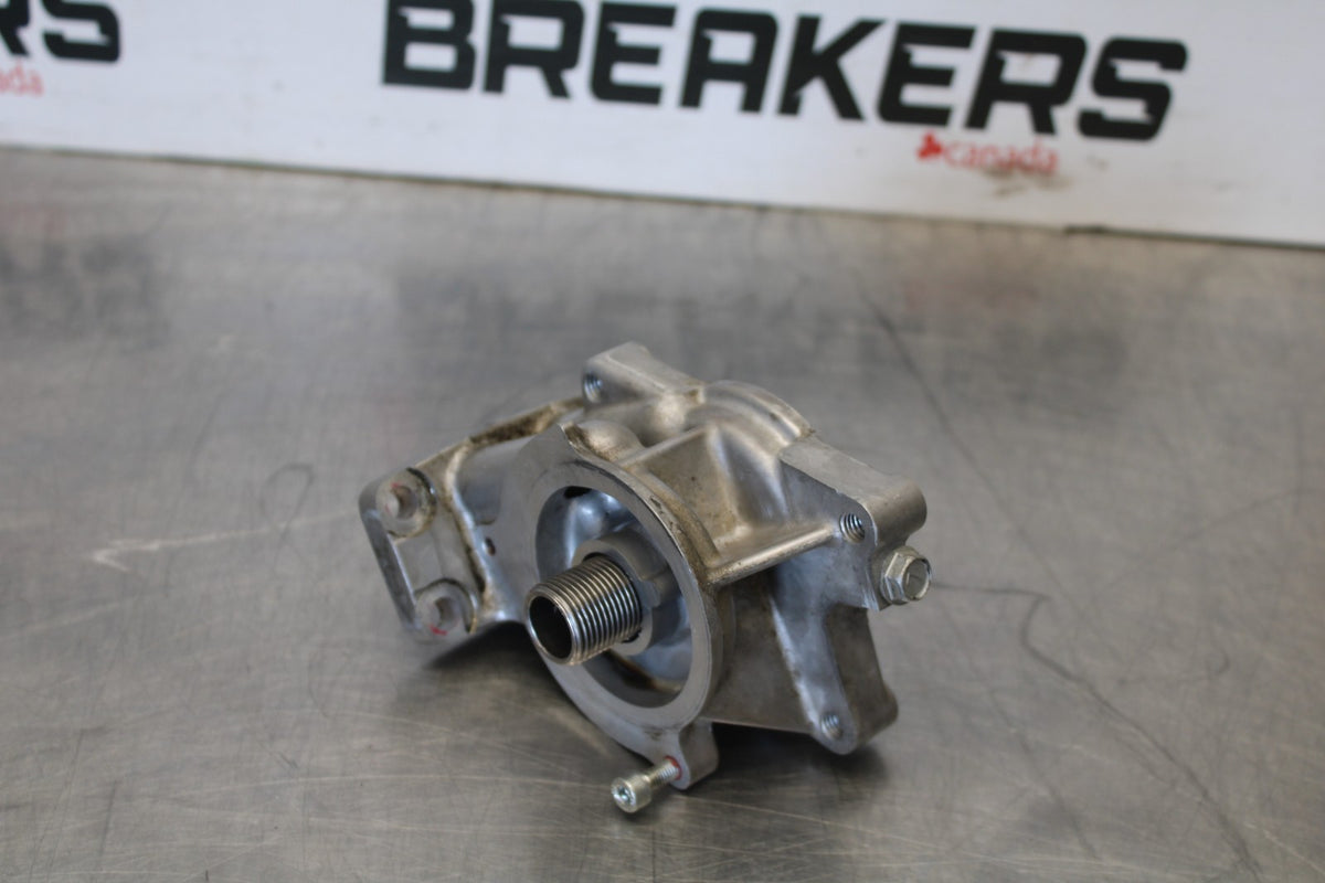 20-22 KAWASAKI NINJA ZX6R ENGINE OIL FILTER HOUSING BB884