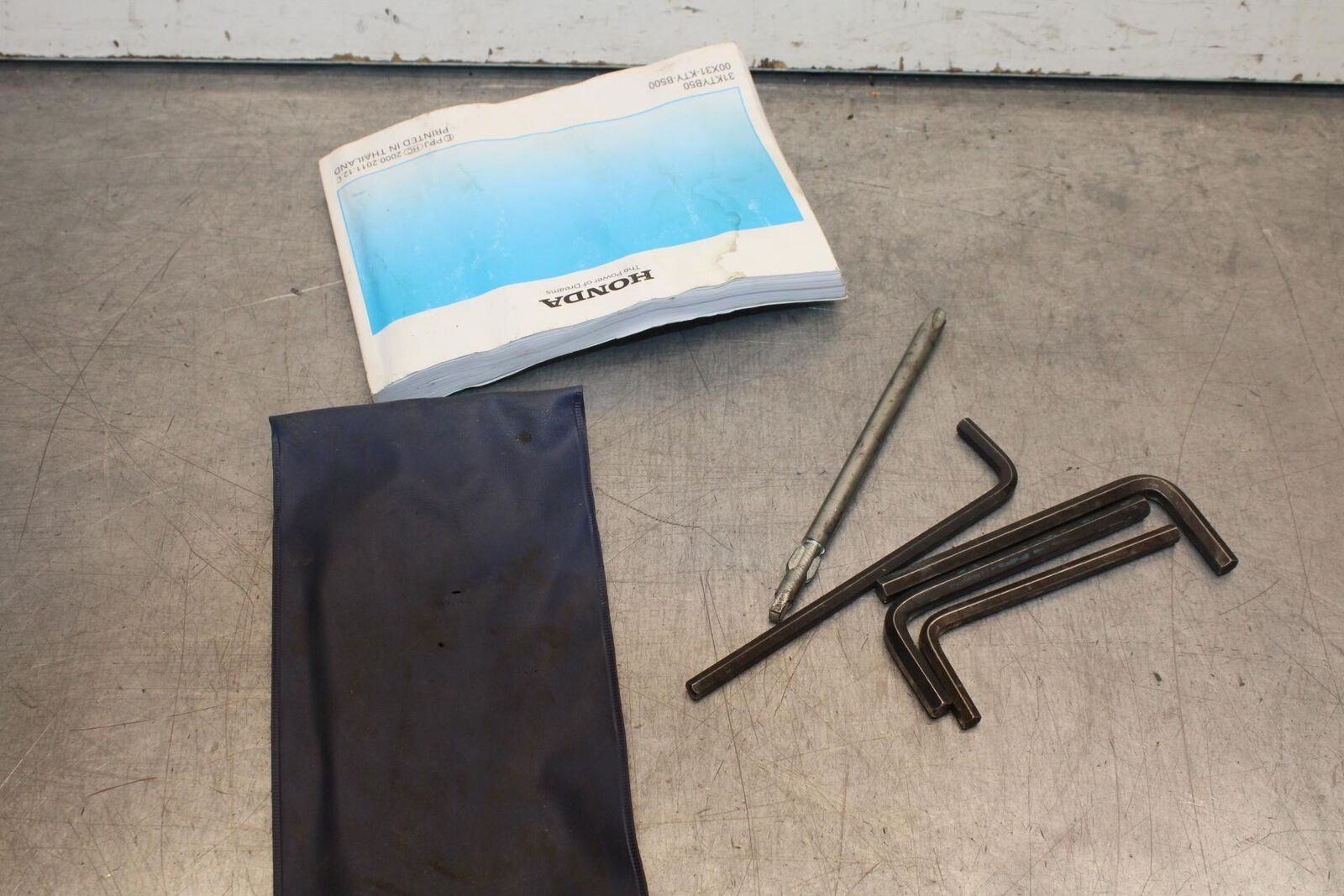 11-19 HONDA CBR125R STOCK TOOLS OEM TOOL BAG KIT SET BB105