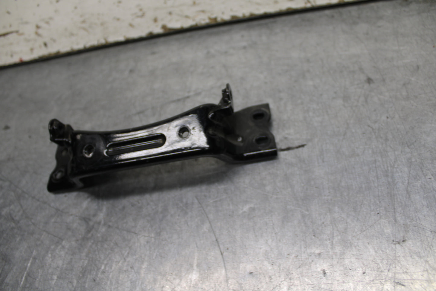 24 KAWASAKI NINJA 500 ABS GAS TANK FUEL CELL PETROL RESERVOIR BRACKET BB744