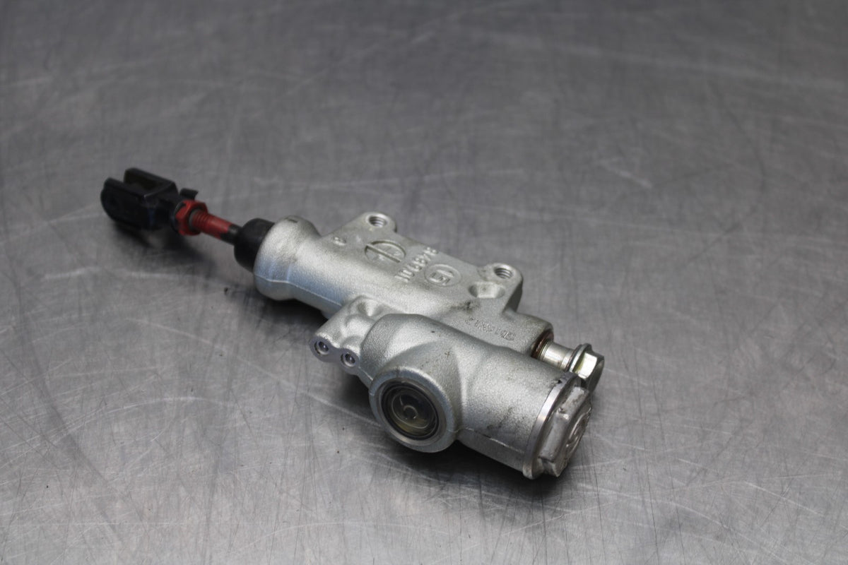 16 APRILIA TUONO V4 1100 REAR BACK BRAKE MASTER CYLINDER BB905