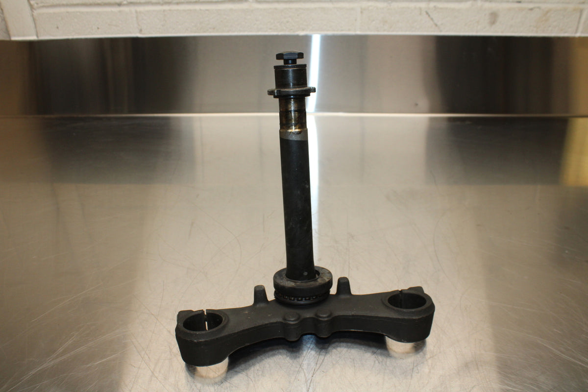 86 SUZUKI GS750ES FRONT FORKS CLAMP LOWER TRIPLE TREE STEM BB140