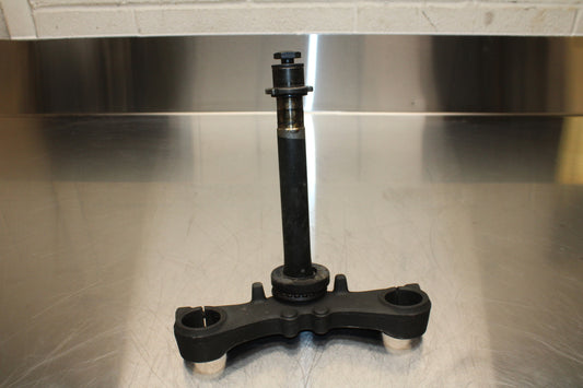86 SUZUKI GS750ES FRONT FORKS CLAMP LOWER TRIPLE TREE STEM BB140