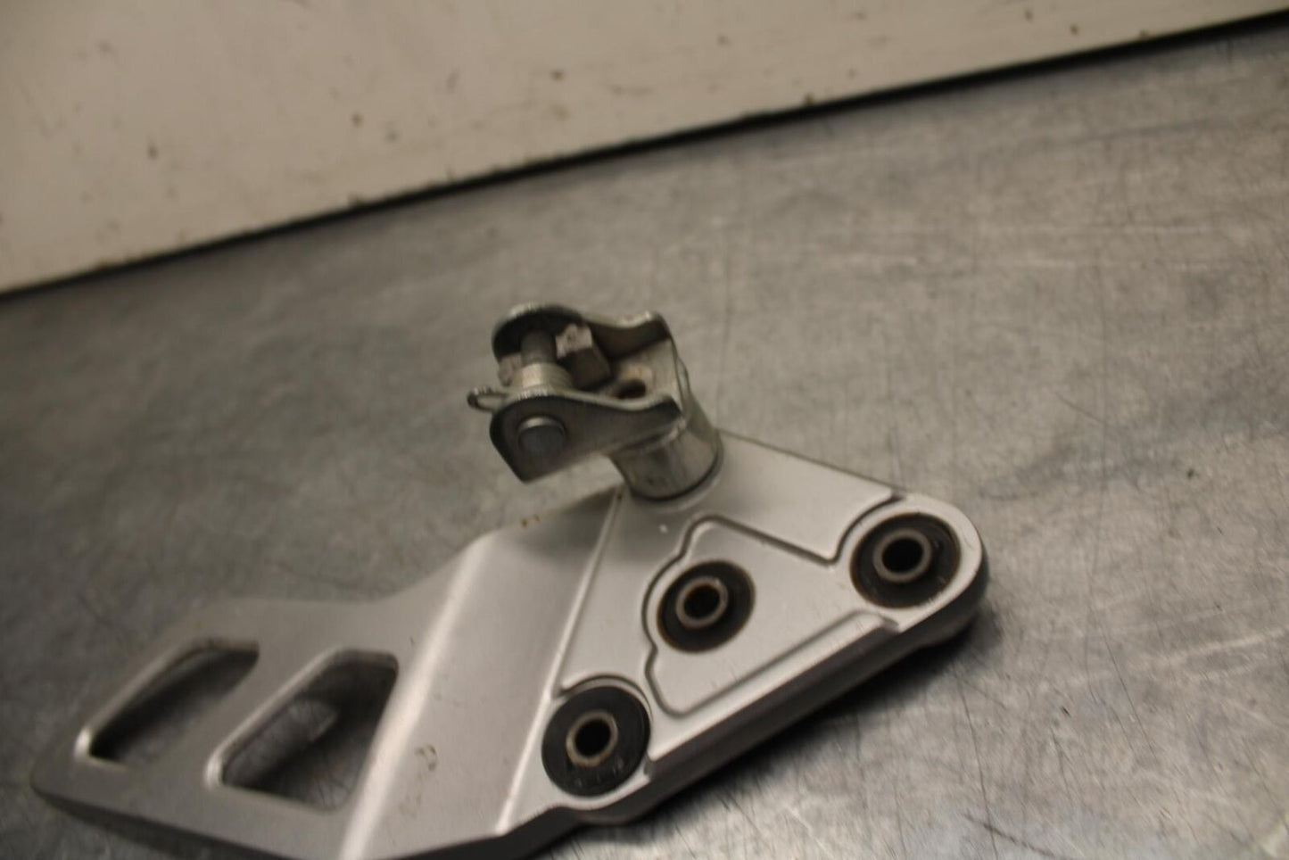 07-12 SUZUKI BANDIT GSF 650 F GSX650F LEFT REARSET REAR SET DRIVER FOOT PEG BB90