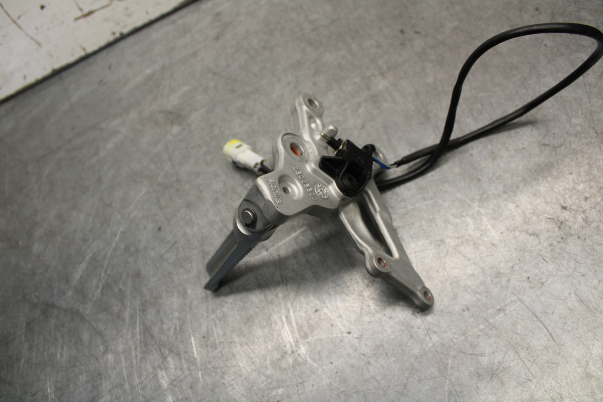 21-24 APRILIA RSV4 RIGHT REARSET REAR SET DRIVER FOOT PEG REST STOP BB668