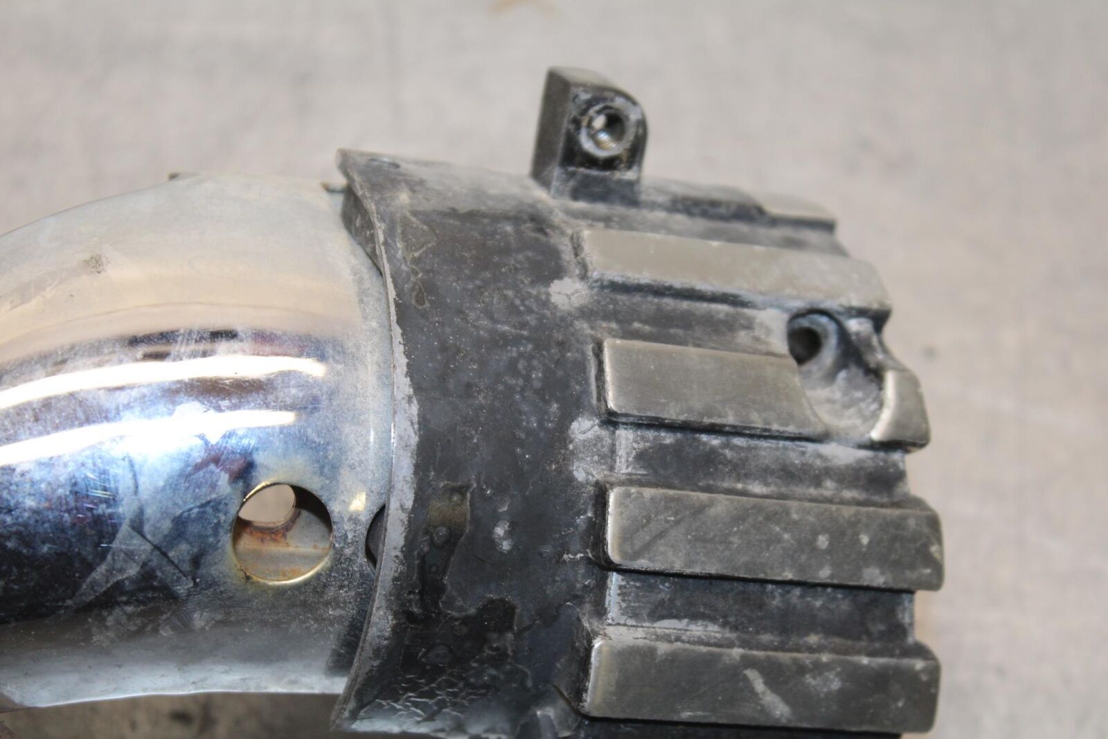 1998 Yamaha Vmax 1200 VMX1200 REAR CYLINDER(S) EXHAUST SHROUD COVER BB620