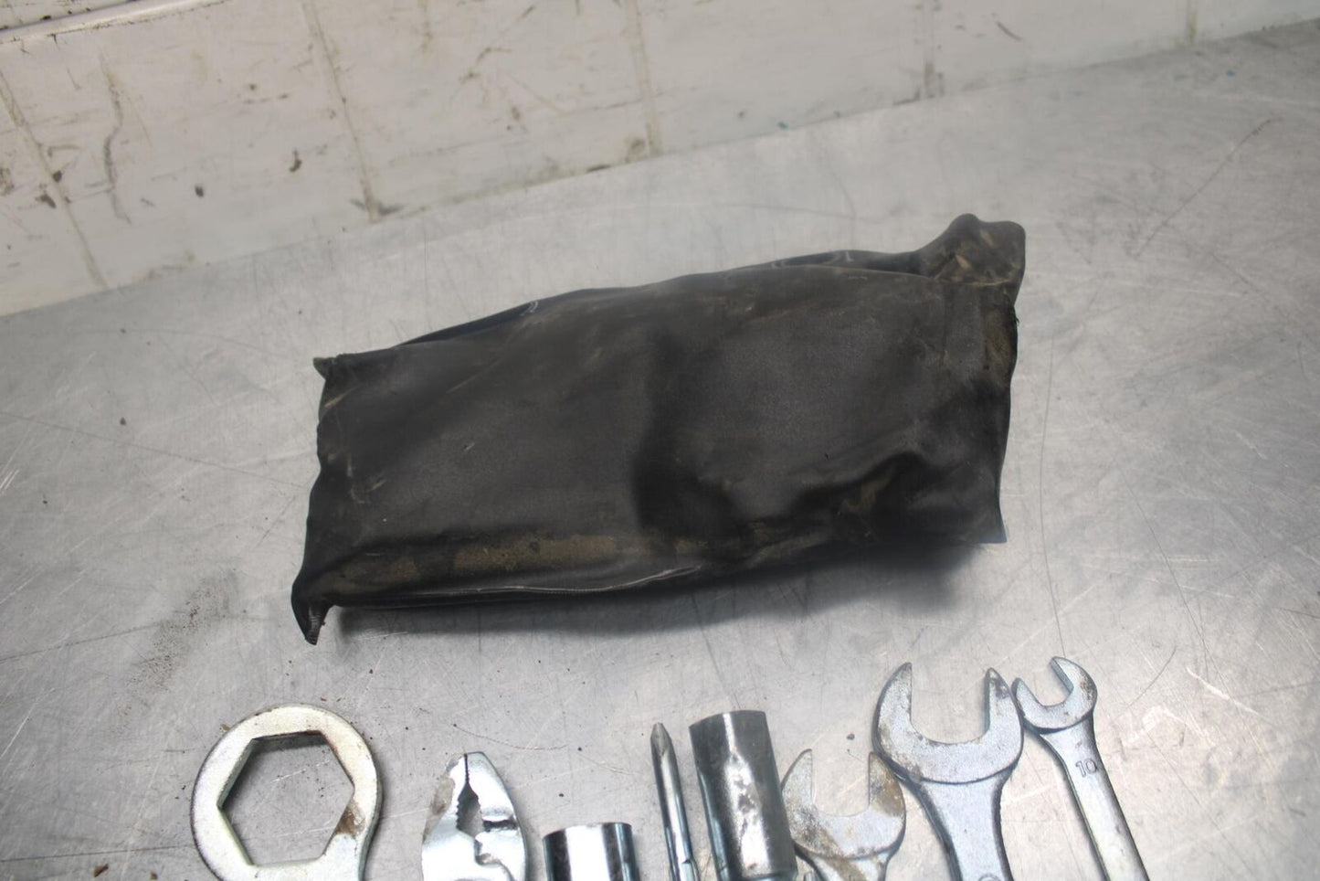 07-08 KAWASAKI NINJA ZX6R STOCK TOOLS OEM TOOL BAG KIT SET 56007-0033 BB456