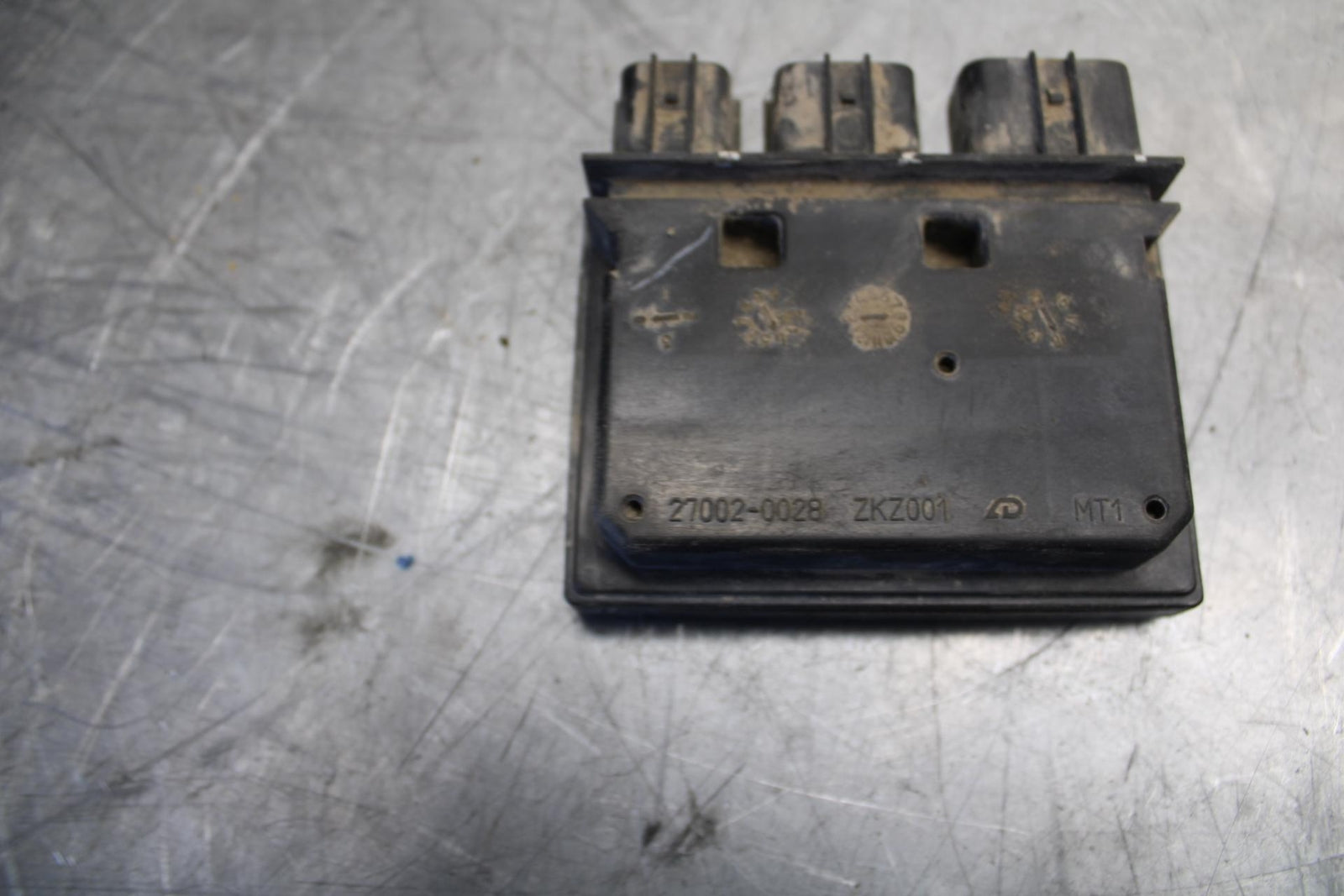 18 KAWASAKI Z 400 RELAY ASSEMBLY FUSE BOX BB469