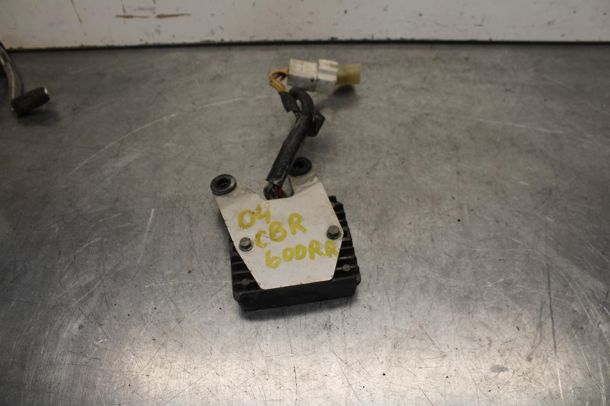 05-06 HONDA CBR600RR RECTIFIER VOLTAGE REGULATOR 31600-MEE-872 BB624