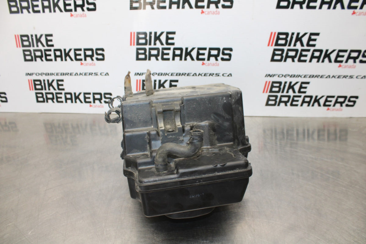 05 TRIUMPH ROCKET III AIRBOX AIR INTAKE FILTER BOX BB186