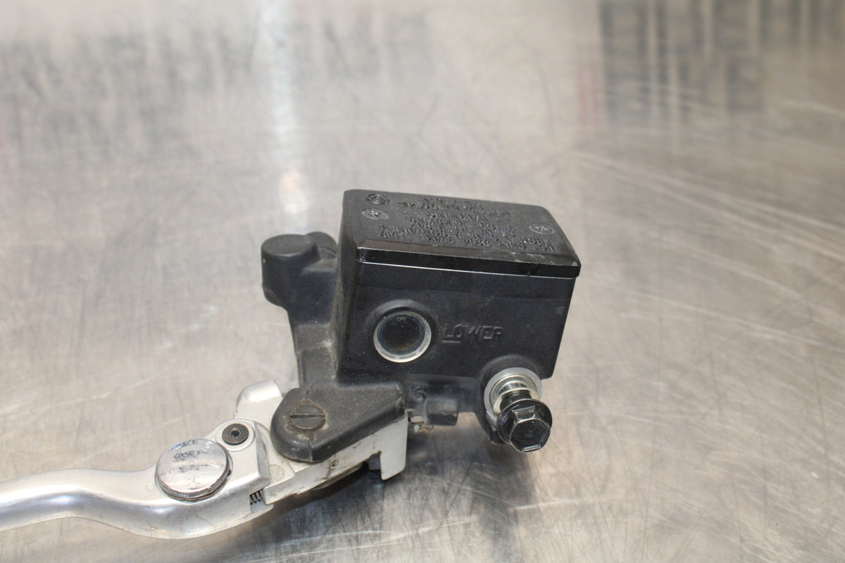 09-15 YAMAHA FZ6R FRONT BRAKE MASTER CYLINDER w/ LEVER BB161