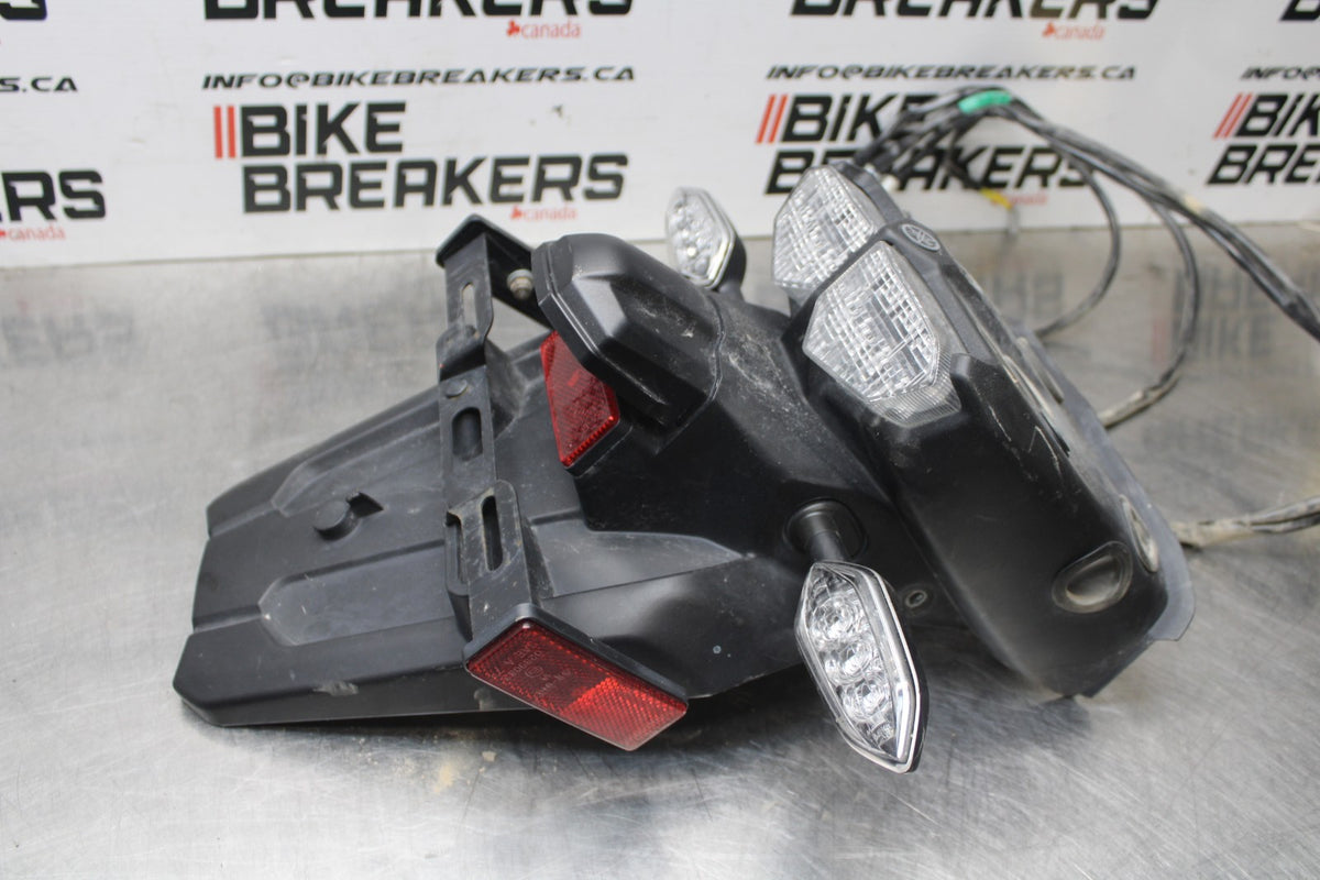 18 YAMAHA SUPER TENERE REAR BACK FENDER MUD GUARD BB832