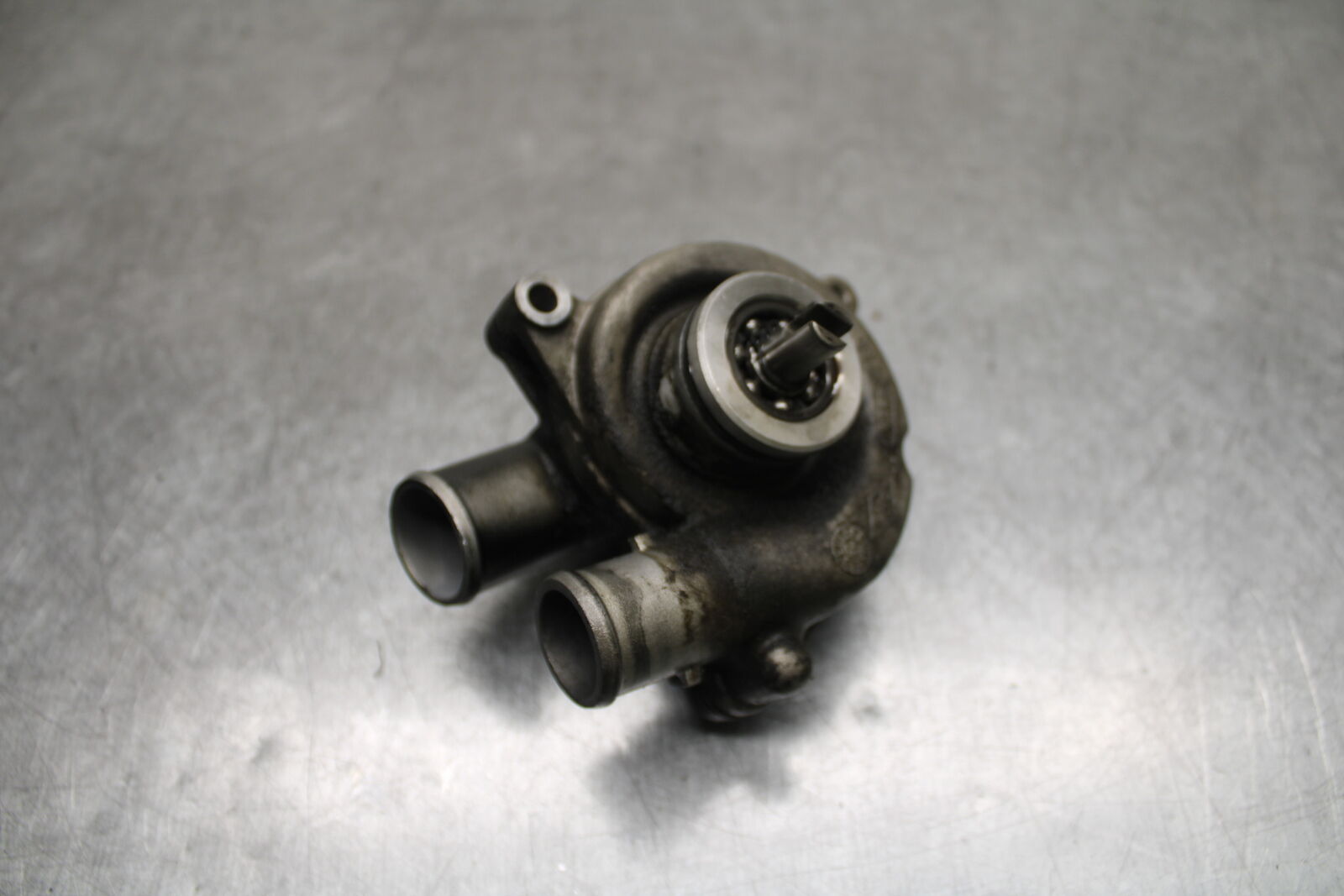 06 YAMAHA YZF R6 ENGINE WATER COOLANT PUMP  BB716