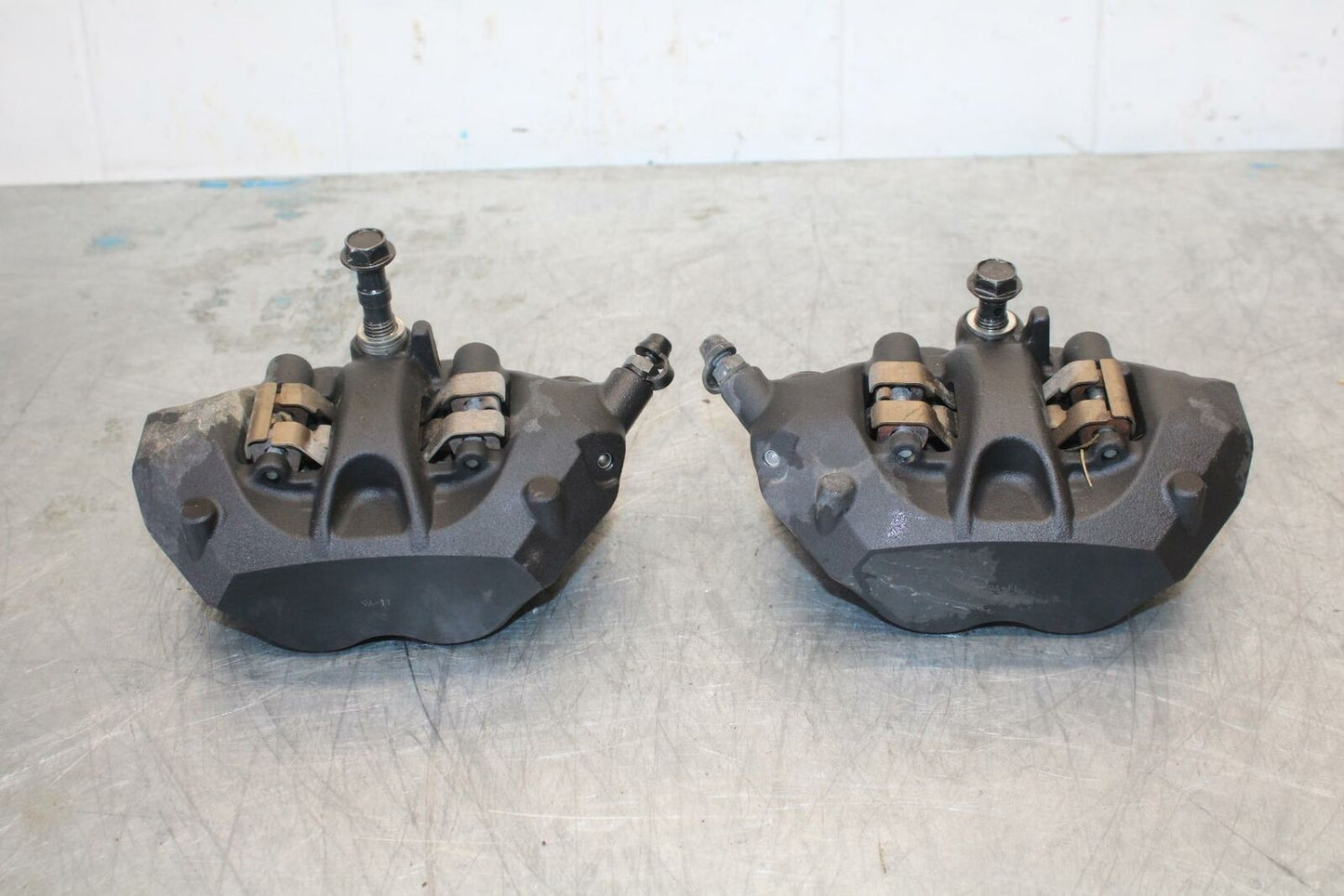 19-20 KAWASAKI NINJA ZX6R RIGHT LEFT FRONT BRAKE CALIPER SET PAIR CALIPERS BB419