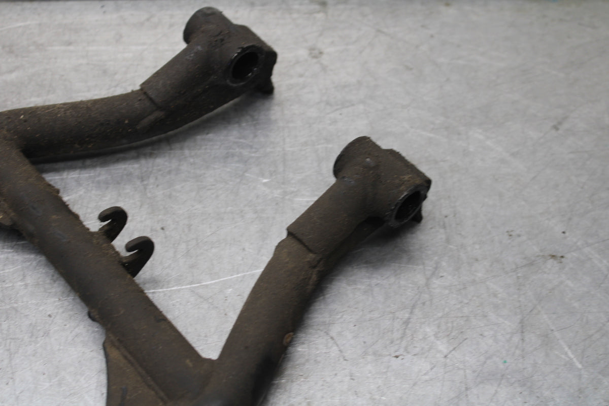 85-86 SUZUKI MADURA 1200 CENTER MAIN STAND  BB691