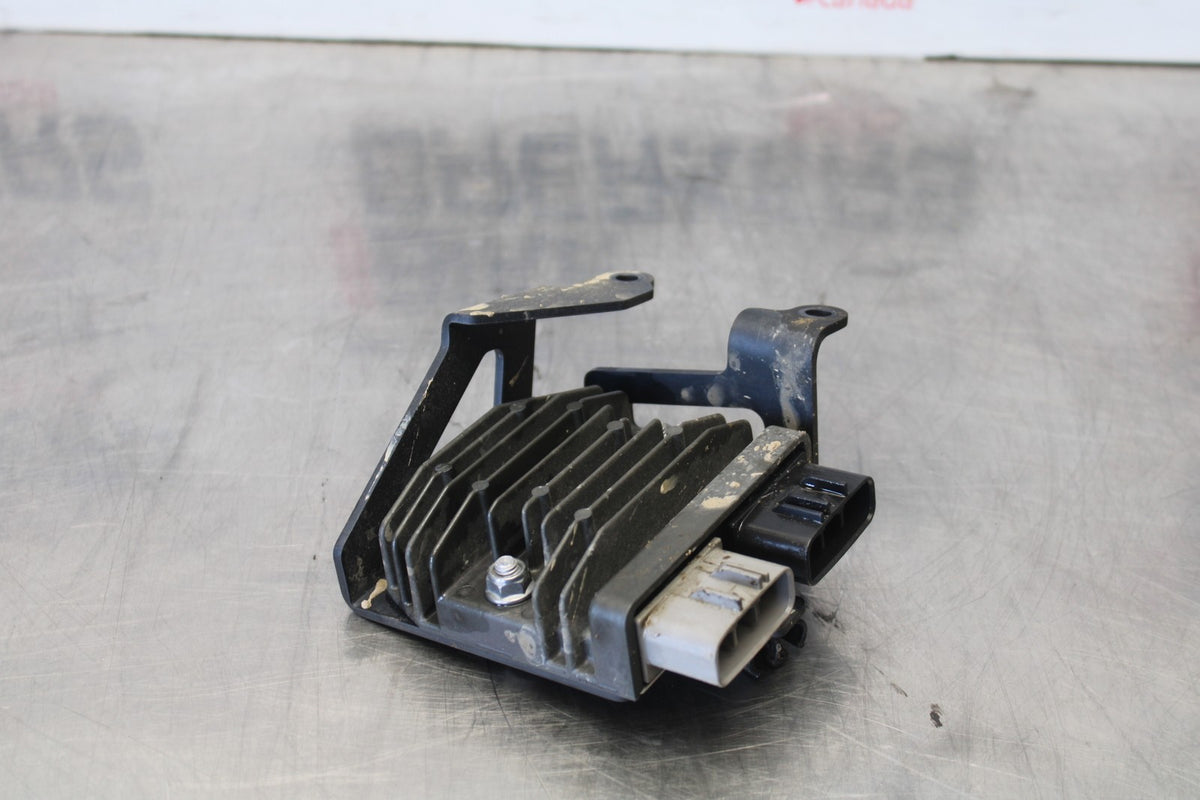 20 TRIUMPH STREET TRIPLE 765 RECTIFIER VOLTAGE REGULATOR BB864