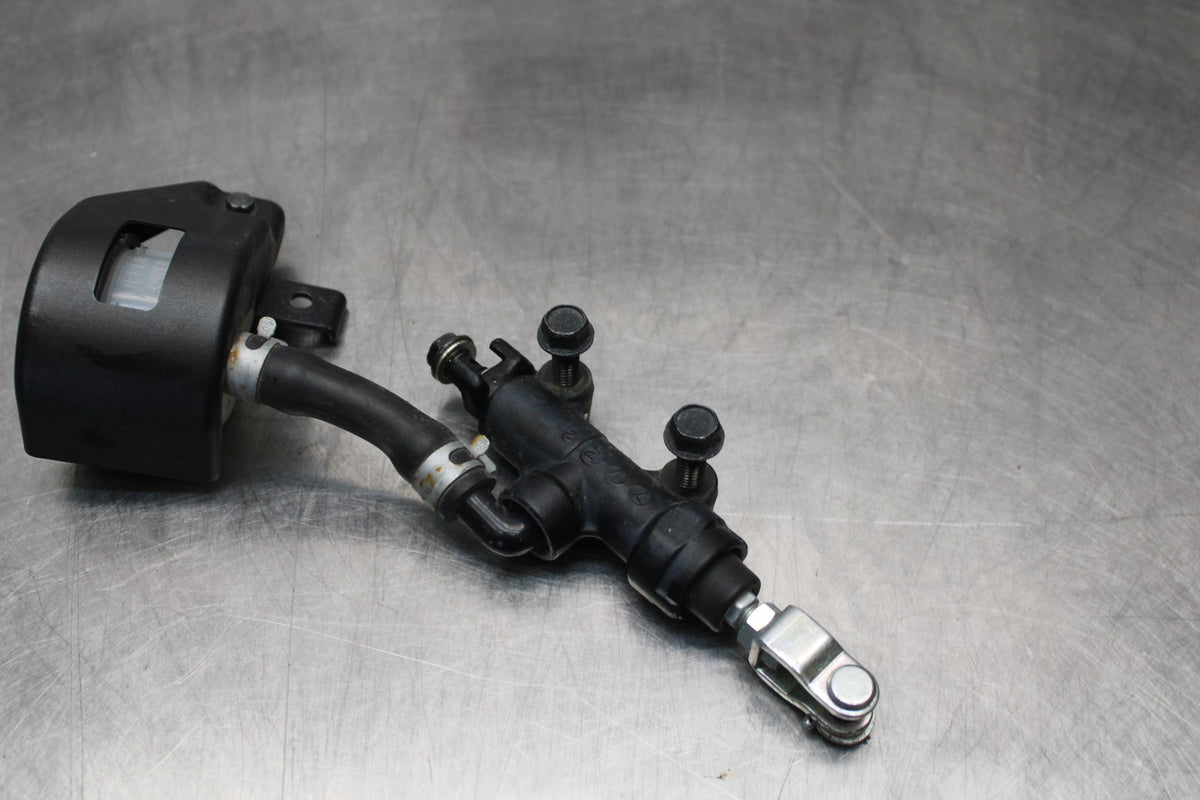 08 KAWASAKI VULCAN 900 REAR BACK BRAKE MASTER CYLINDER W RESERVOIR BB184