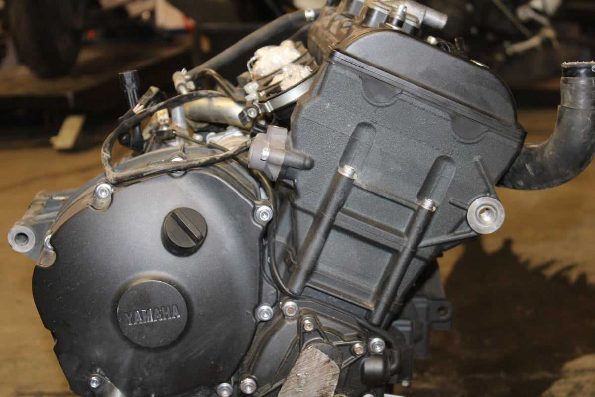 13 YAMAHA YZF R1 ENGINE MOTOR BB781