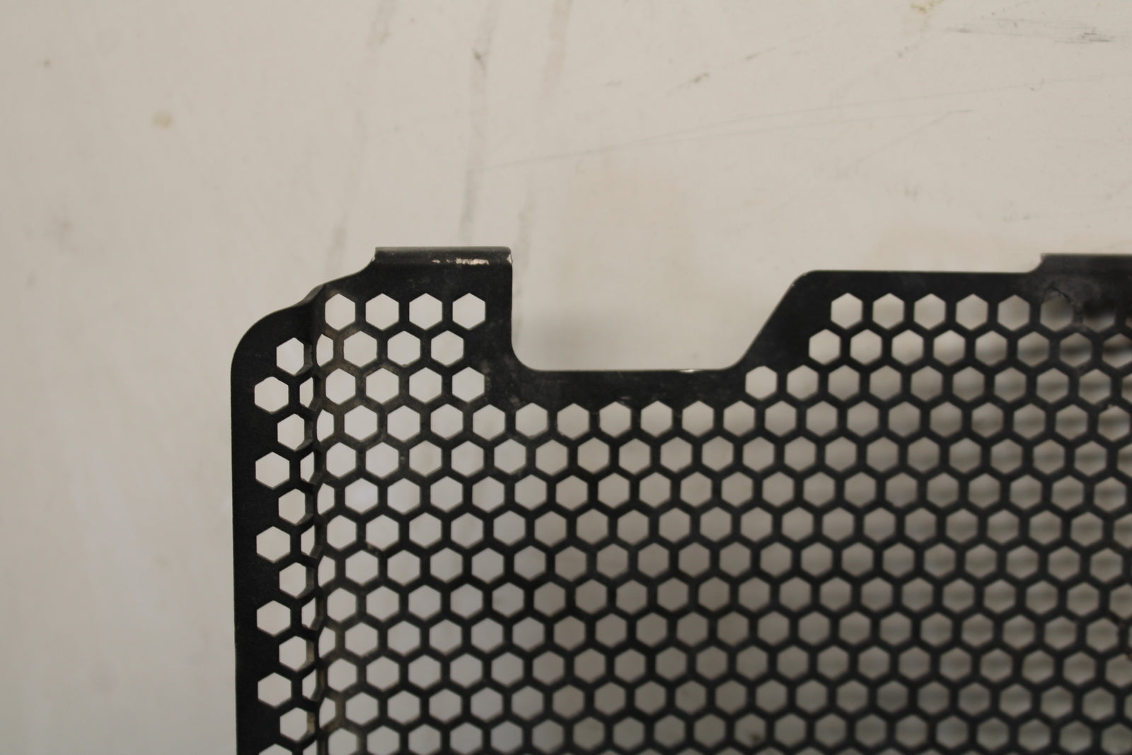 16 KAWASAKI NINJA ZX10R COOLANT RADIATOR GUARD GRILLE BB650