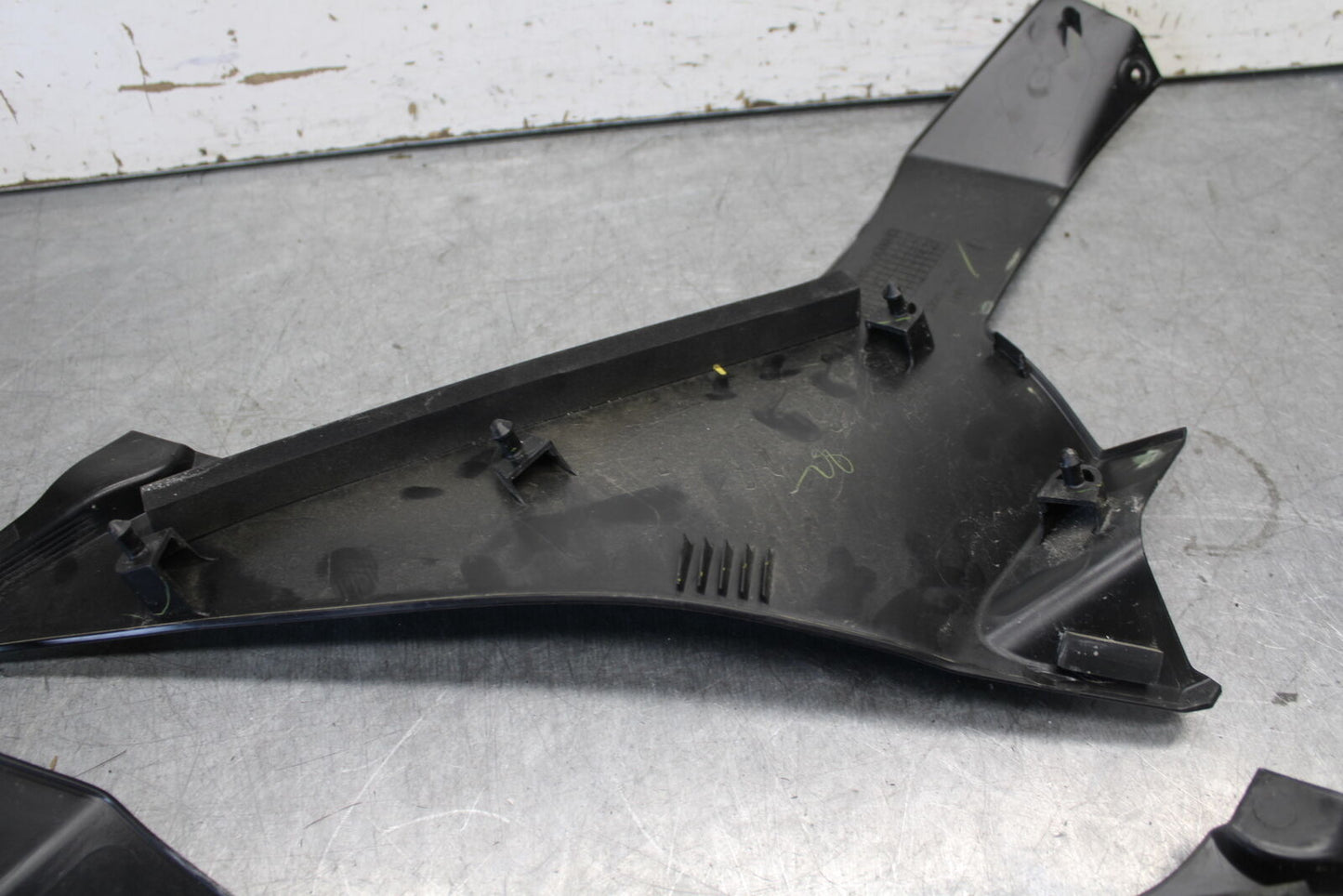 18-23 KAWASAKI NINJA 400 RIGHT LEFT FRONT SIDE SEAT PANELS TRIMS  BB679