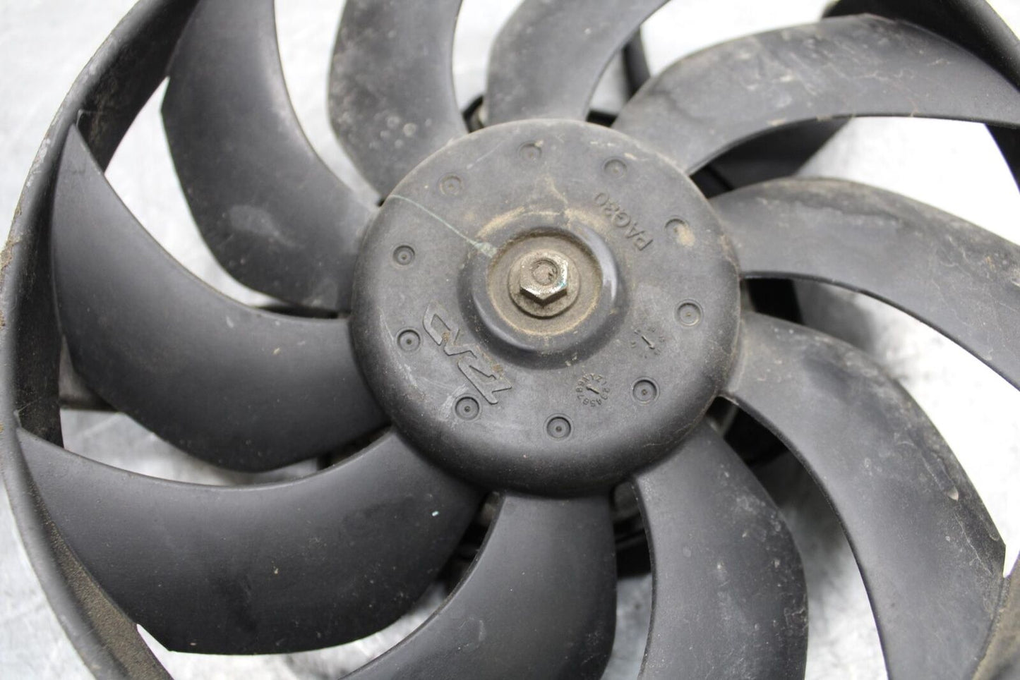 17 KAWASAKI Z900 ZR900 ENGINE RADIATOR COOLING FAN 59502-0614 BB549