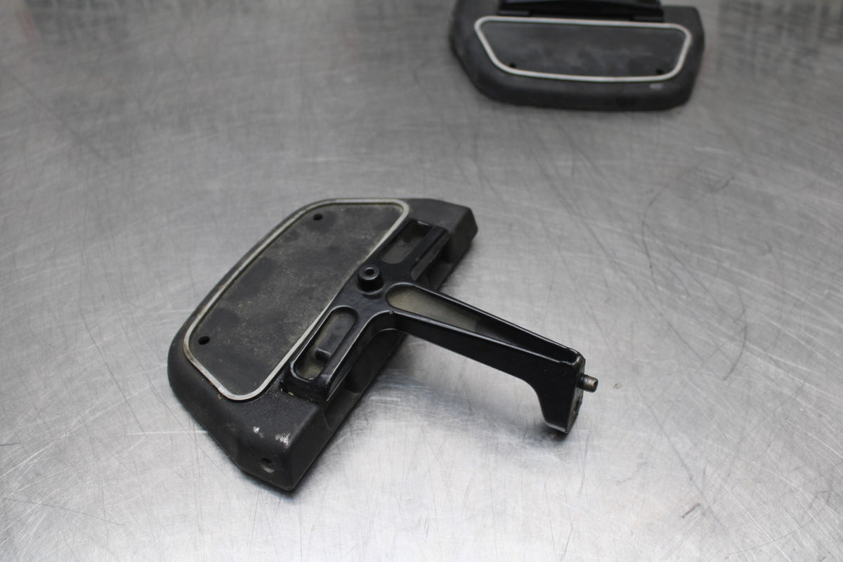 99-00 HARLEY-DAVIDSON ELECTRA GLIDE FLHT REAR PASSENGER FOOT STEP SET BB805