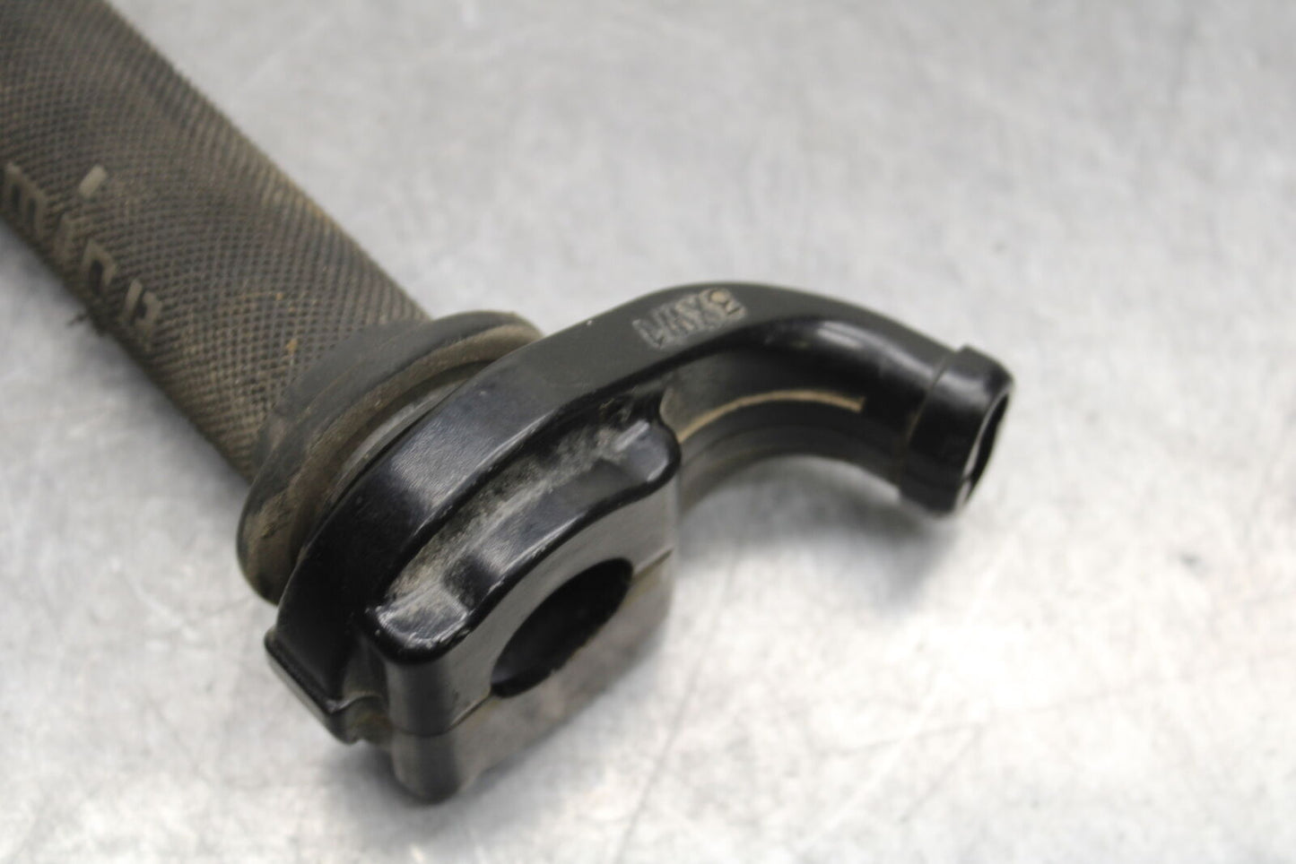 07-08 YAMAHA YZF R1 THROTTLE CABLE LINE HOUSING GUIDE BB724