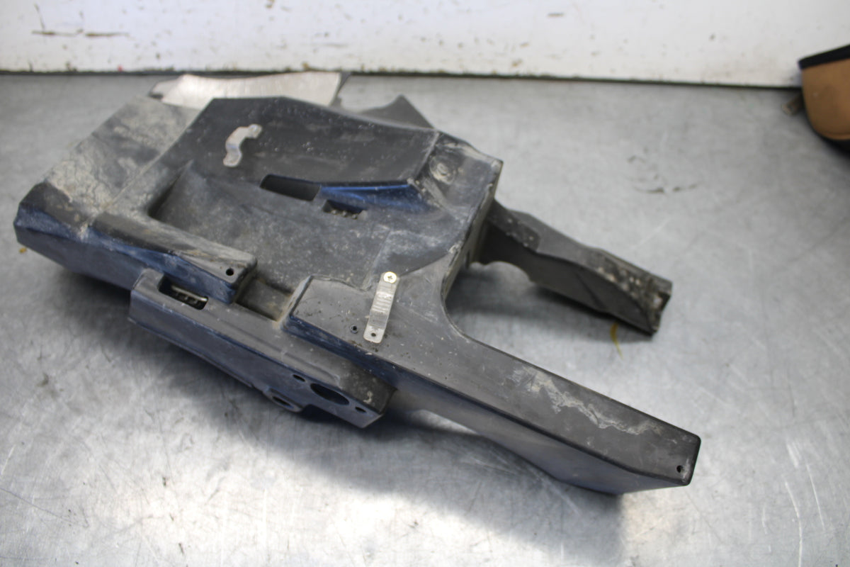 07-09 YAMAHA FZ6 REAR BACK TAIL UNDERTAIL BATTERY TRAY PLASTIC BB713
