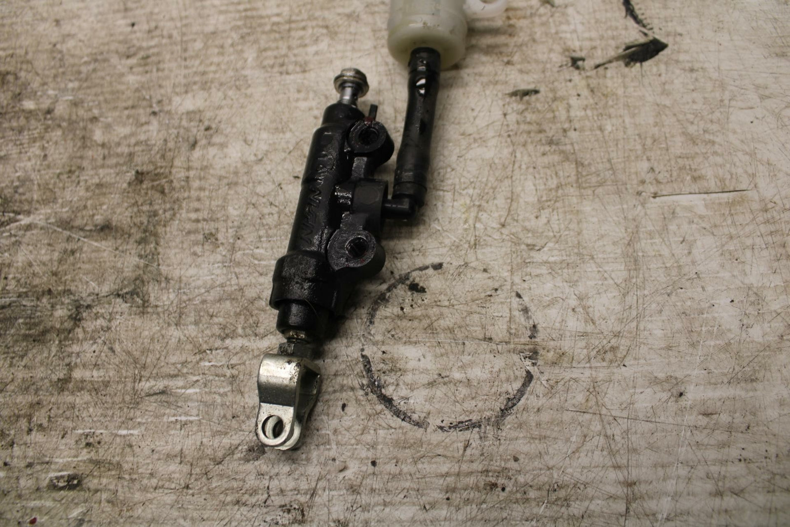 20-22 KAWASAKI Z H2 REAR BACK BRAKE MASTER CYLINDER W RESERVOIR BB382