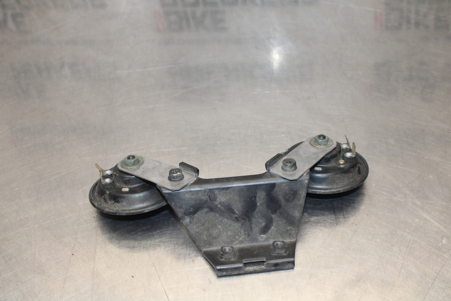 03-08 KAWASAKI VULCAN 1600 HORN SIGNAL SET & BRACKET BB196