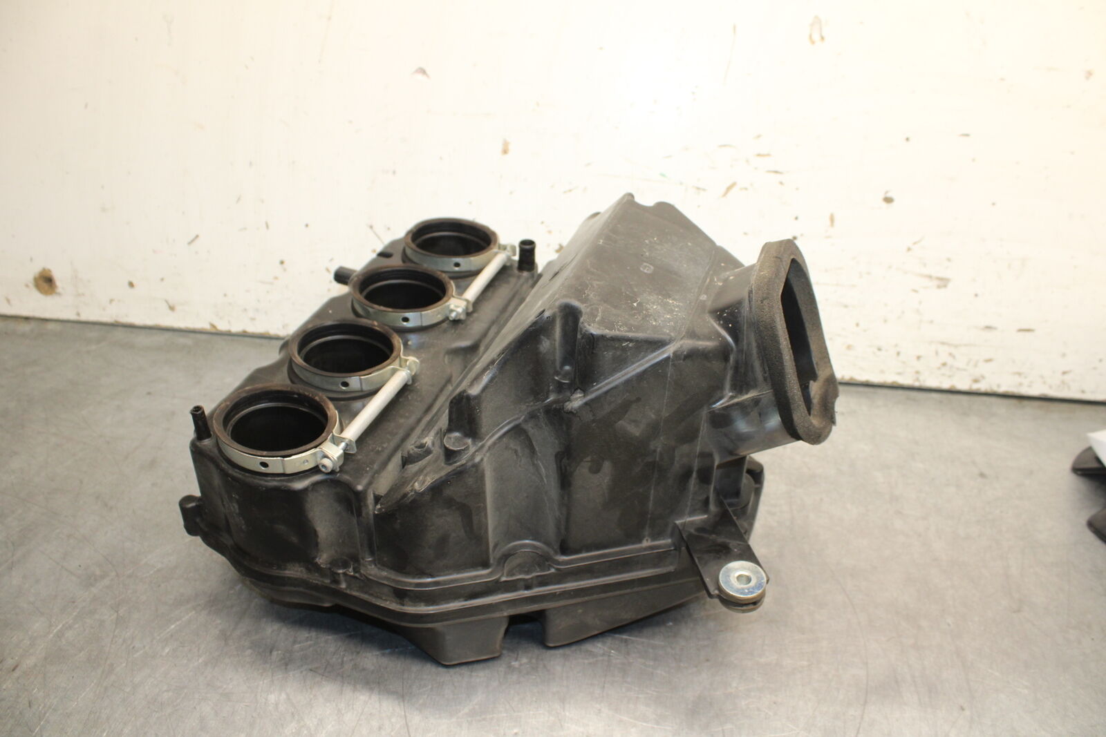 12-13 KAWASAKI Z1000 AIRBOX AIR INTAKE FILTER BOX BB743