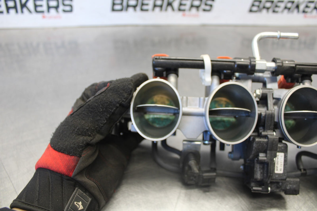 20-22 KAWASAKI NINJA ZX6R MAIN FUEL INJECTORS / THROTTLE BODIES BB884-B