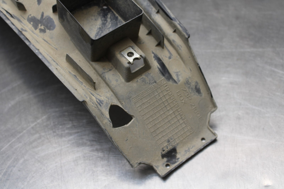 18 YAMAHA SUPER TENERE REAR BACK TAIL UNDERTAIL BATTERY TRAY PLASTIC BB832