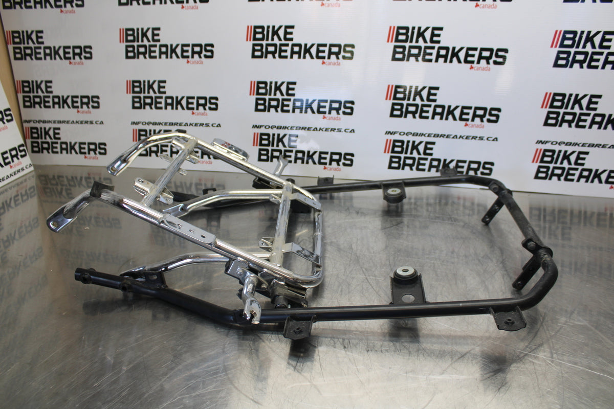 09 YAMAHA ROYAL STAR XVZ1300TF VENTURE SADDLEBAG SUB FRAME STAY MOUNTS BB151