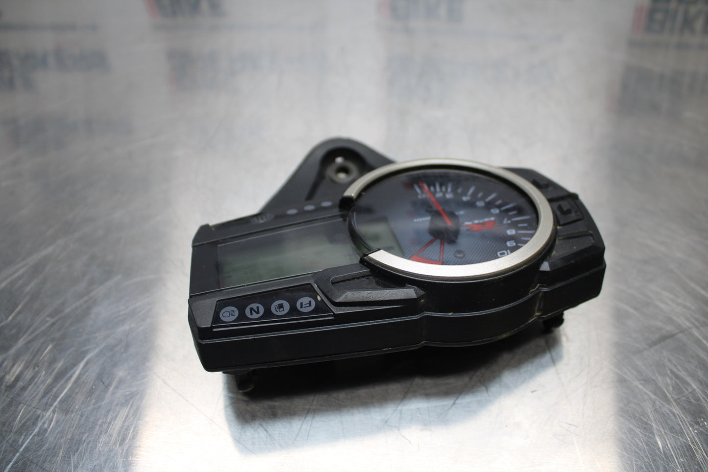 11 SUZUKI GSXR1000 SPEEDO TACH GAUGES CLUSTER SPEEDOMETER TACHOMETER BB142