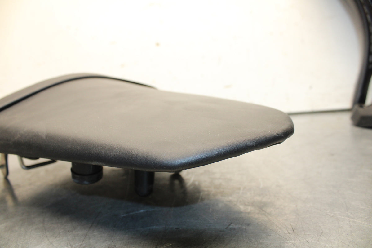 15-17 YAMAHA YZF R3 REAR BACK PASSENGER TANDEM SEAT PAD SADDLE PILLION BB651