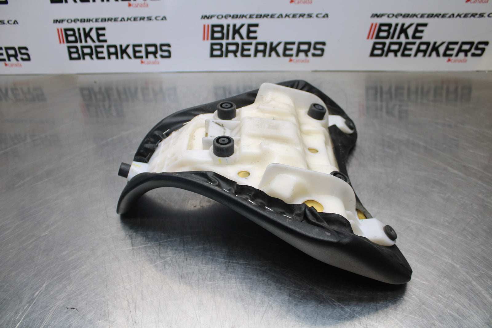 14-17 YAMAHA FZ07 FRONT DRIVERS SEAT PAD SADDLE PILLION BB162