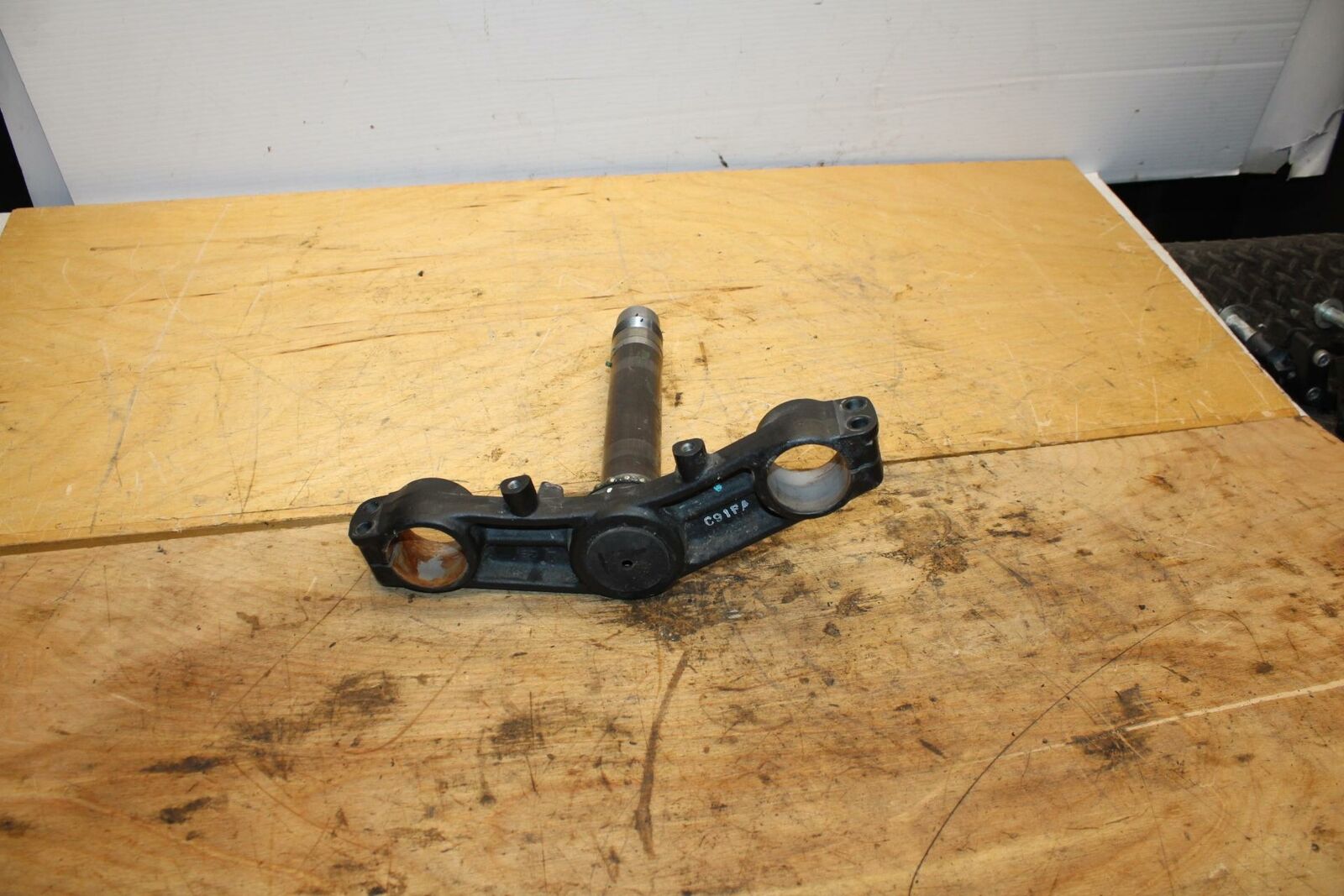 09-10 KAWASAKI ER-6N FRONT FORKS CLAMP LOWER TRIPLE TREE STEM 44037-0106 BB325