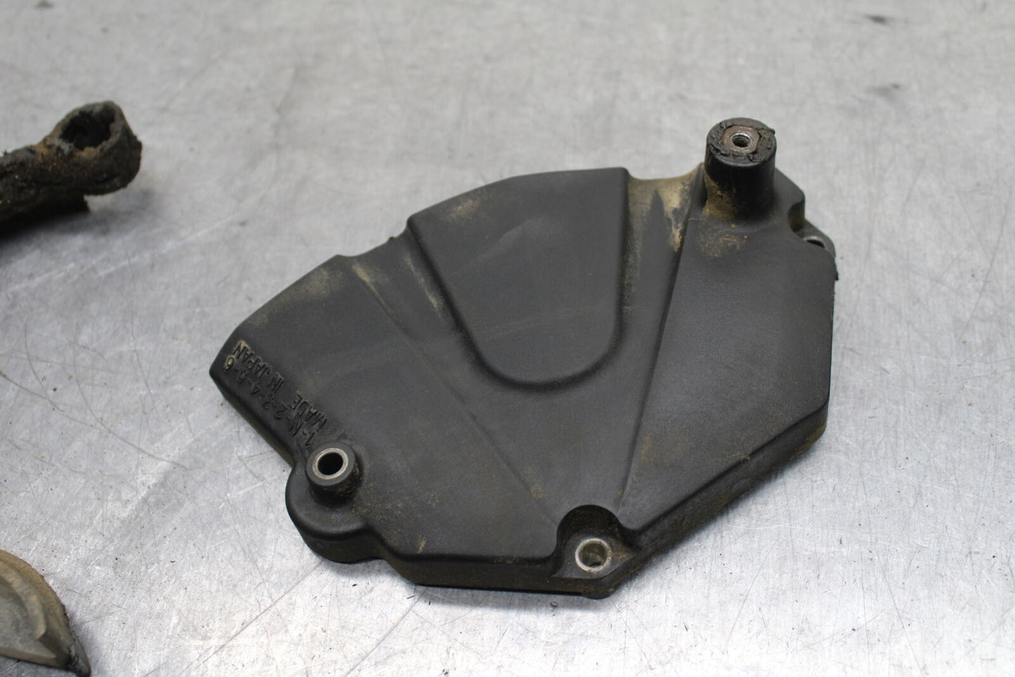 06-07 YAMAHA YZF R6 ENGINE SPROCKET COVER BB742