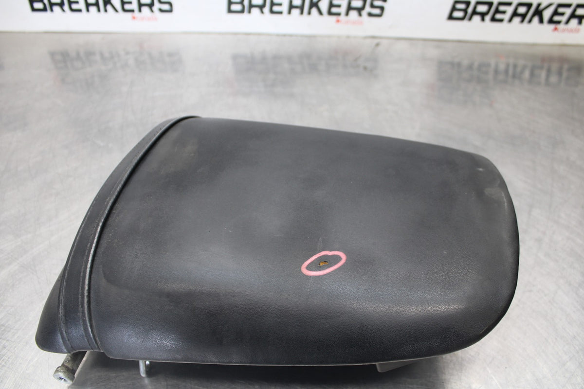 00-01 HONDA CBR929RR REAR BACK PASSENGER TANDEM SEAT PAD SADDLE PILLION BB925