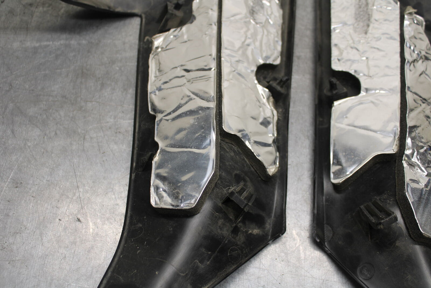 18-24 KAWASAKI NINJA 650 LEFT & RIGHT MID UPPER SIDE FAIRING COWL PLASTIC BB725