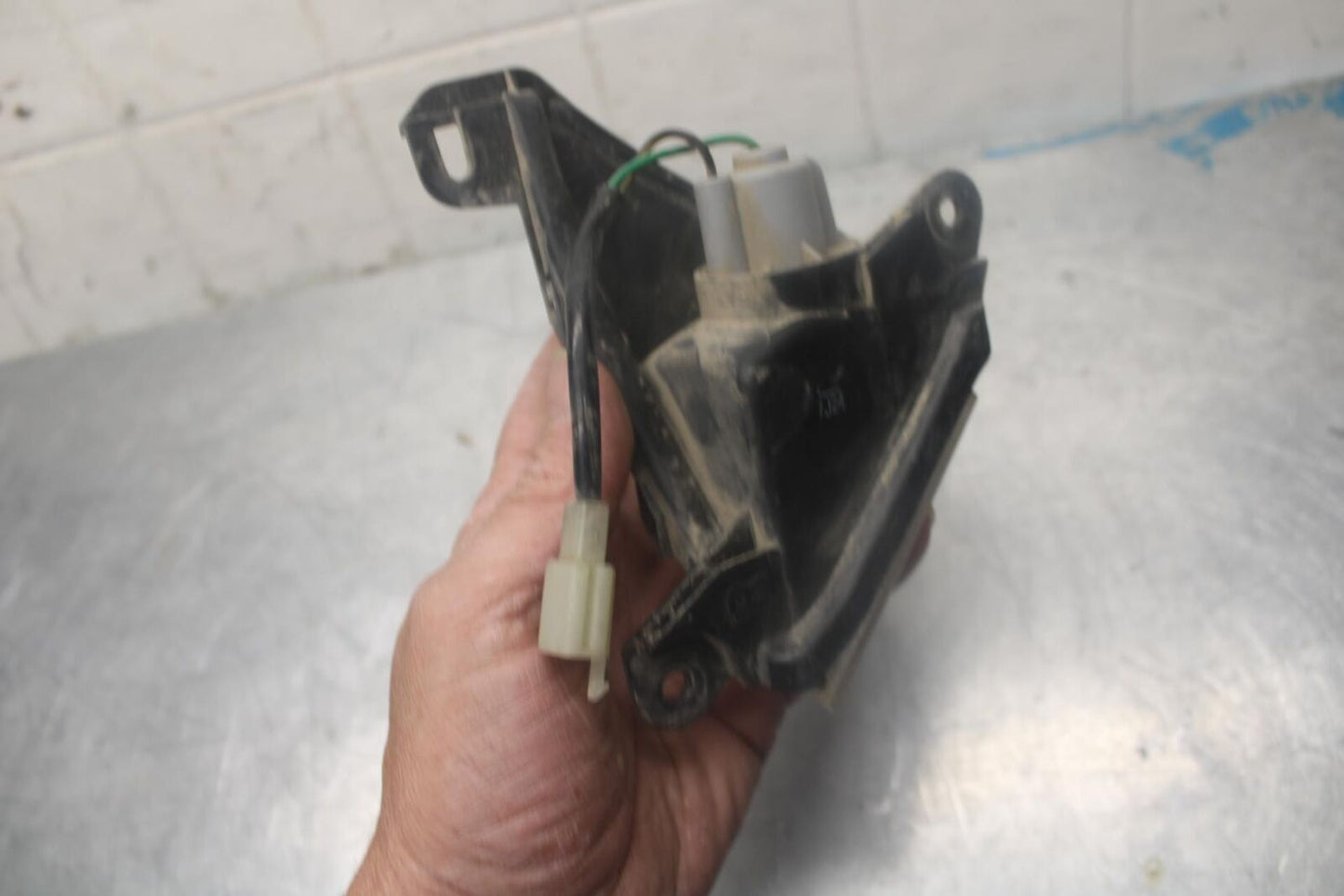 07-08 KAWASAKI NINJA ZX6R RIGHT FRONT TURN SIGNAL LIGHT INDICATOR BB456