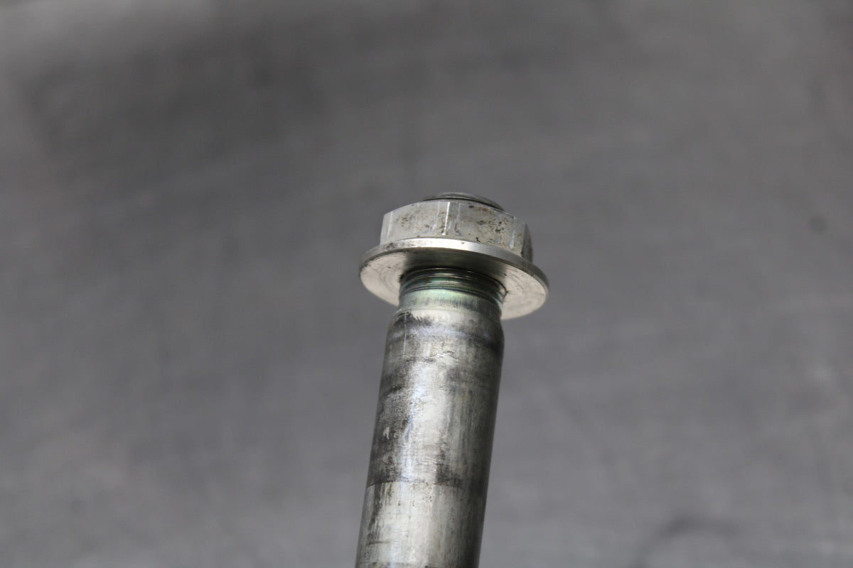 20-25 SUZUKI GSXR750 FRONT WHEEL RIM AXLE PIVOT BOLT BB810