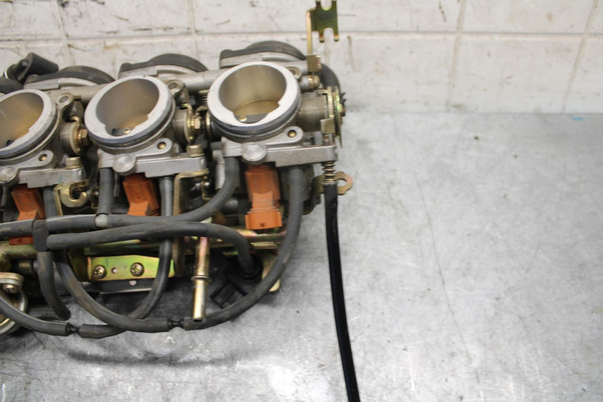 2003 Yamaha YZF R6 MAIN FUEL INJECTORS / THROTTLE BODIES 5SL-13750-00-00 BB539