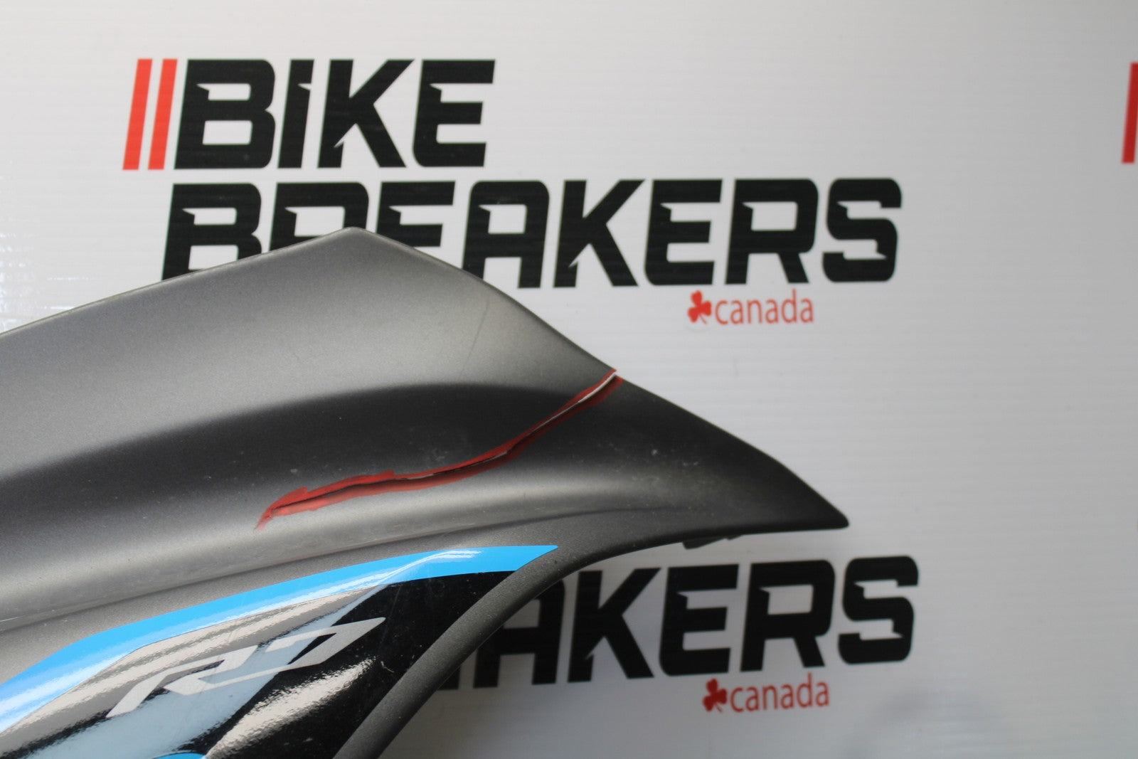22-25 YAMAHA YZF R7 RIGHT MID UPPER SIDE FAIRING COWL BB182